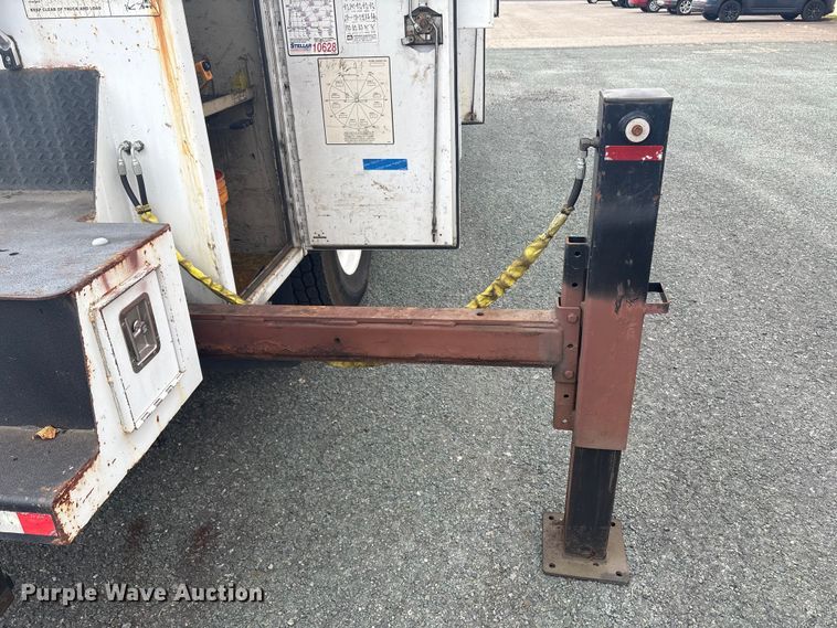 image for item ET8615 2011 Ford F750 Super Duty XL utility / service truck