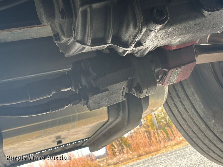 image for item ET8615 2011 Ford F750 Super Duty XL utility / service truck