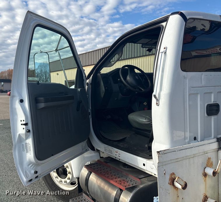 image for item ET8615 2011 Ford F750 Super Duty XL utility / service truck