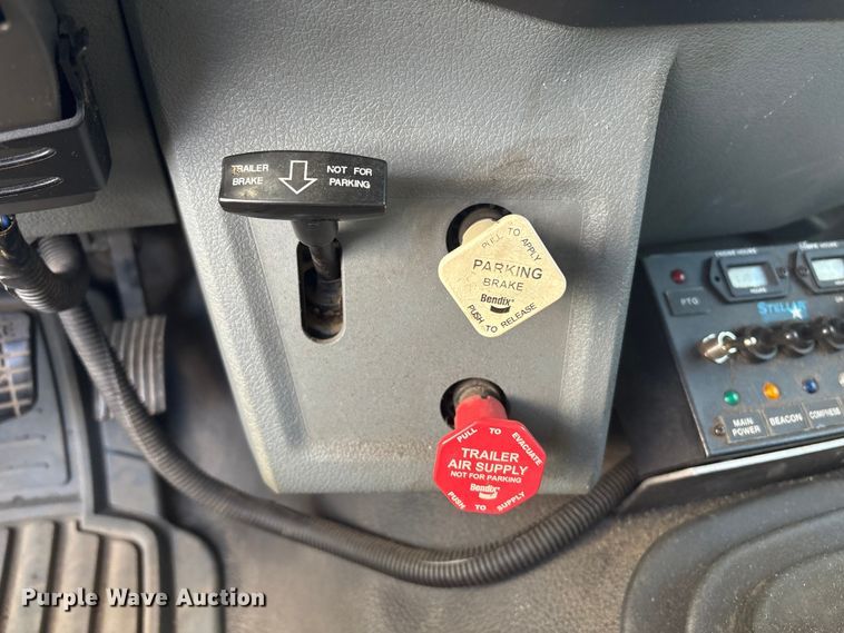 image for item ET8615 2011 Ford F750 Super Duty XL utility / service truck