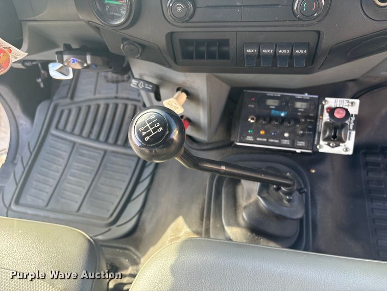 image for item ET8615 2011 Ford F750 Super Duty XL utility / service truck