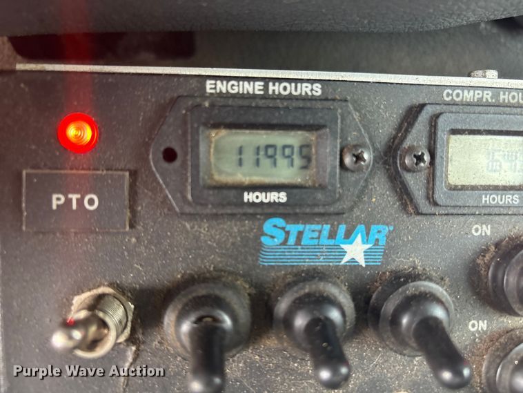 image for item ET8615 2011 Ford F750 Super Duty XL utility / service truck