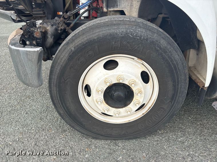 image for item ET8615 2011 Ford F750 Super Duty XL utility / service truck