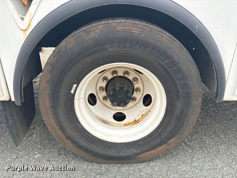 image for item ET8615 2011 Ford F750 Super Duty XL utility / service truck