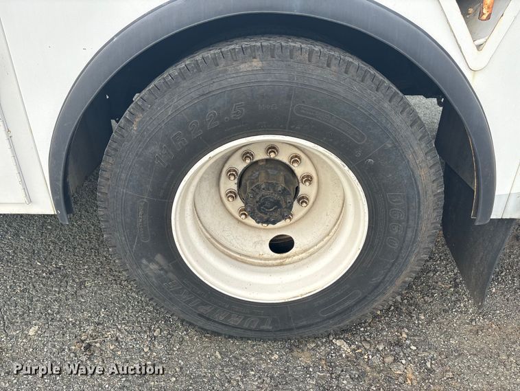 image for item ET8615 2011 Ford F750 Super Duty XL utility / service truck