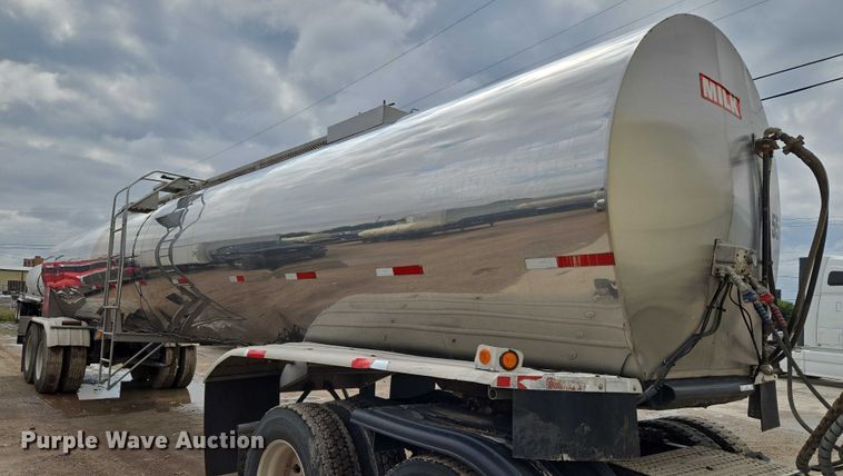 image for item EU3651 1995 Bar-Bel tank trailer