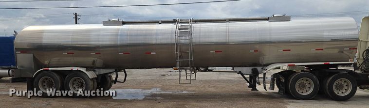 image for item EU3651 1995 Bar-Bel tank trailer