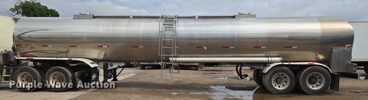 image for item EU3651 1995 Bar-Bel tank trailer