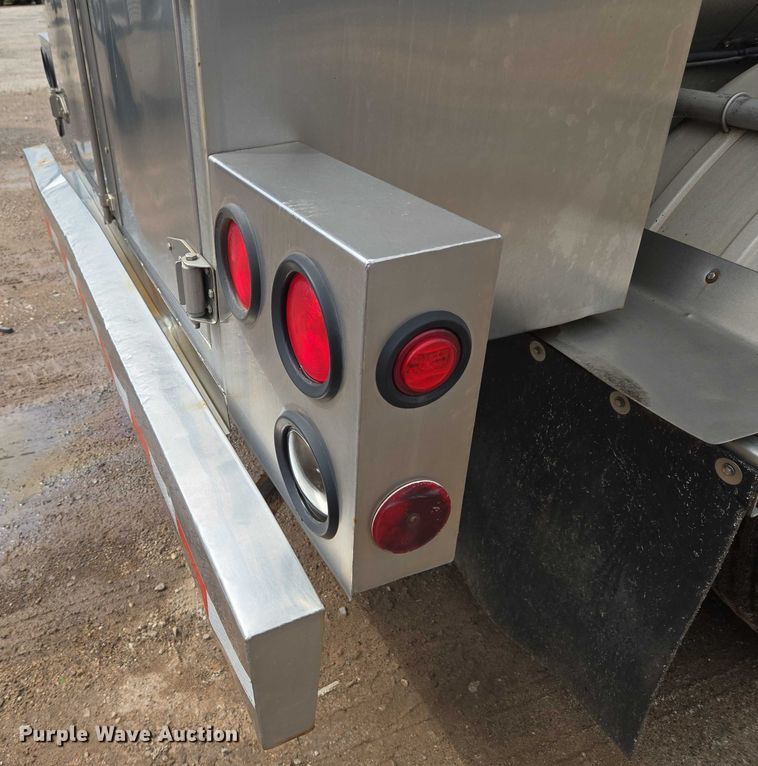 image for item EU3651 1995 Bar-Bel tank trailer