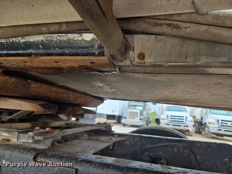 image for item EU3651 1995 Bar-Bel tank trailer