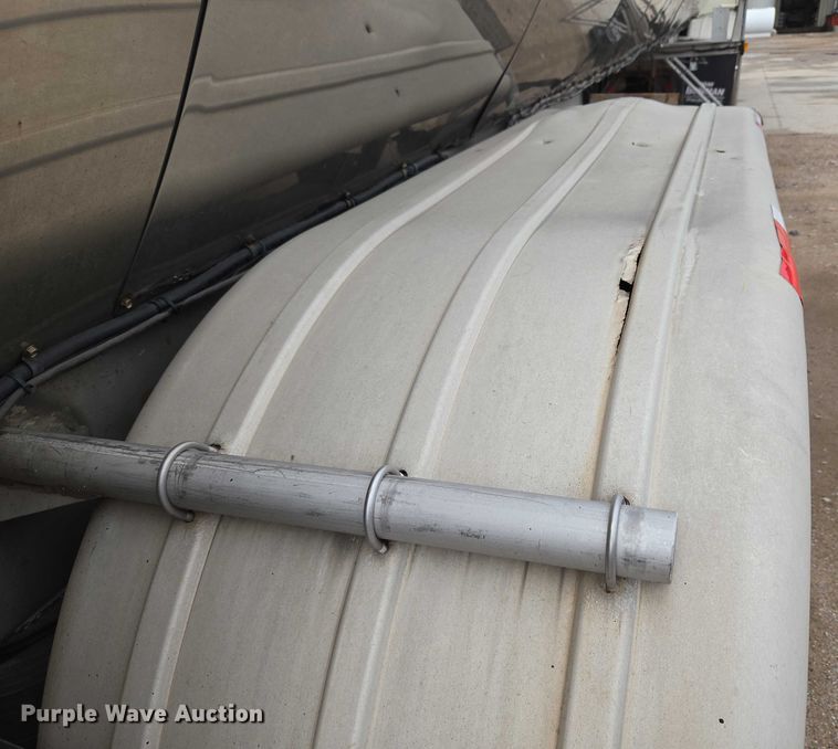 image for item EU3651 1995 Bar-Bel tank trailer