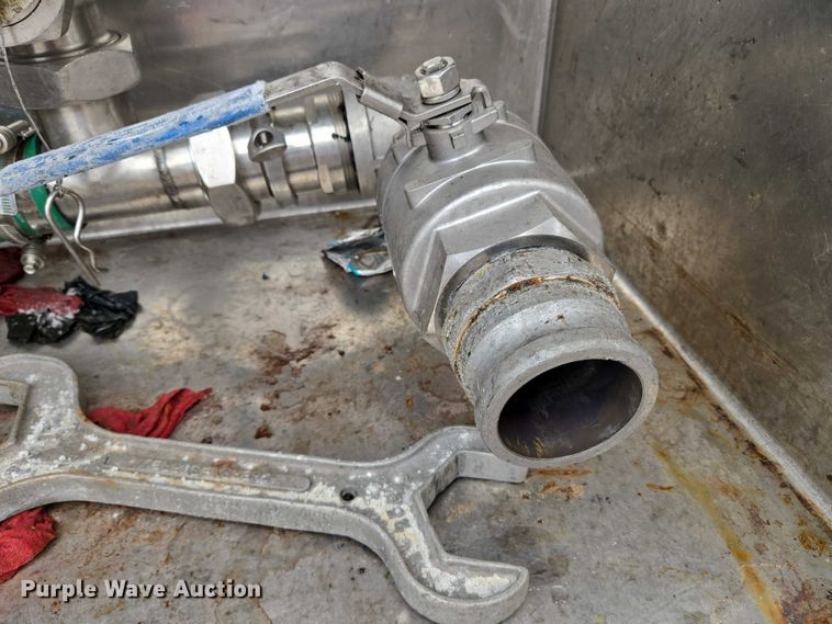 image for item EU3651 1995 Bar-Bel tank trailer