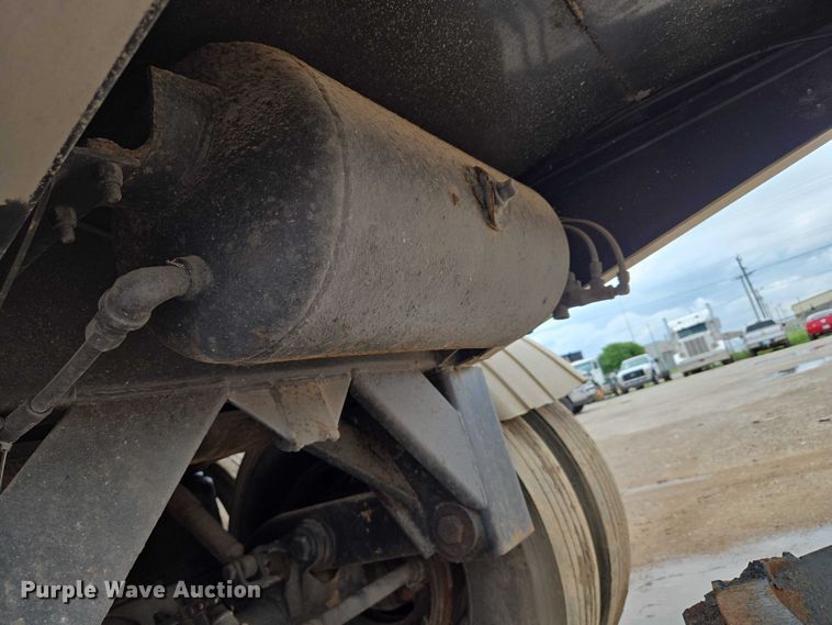 image for item EU3651 1995 Bar-Bel tank trailer