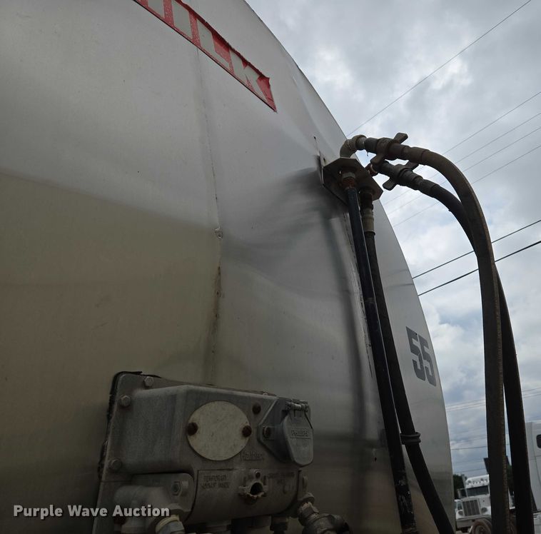 image for item EU3651 1995 Bar-Bel tank trailer