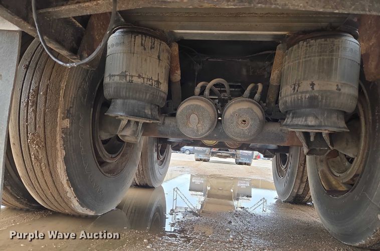 image for item EU3651 1995 Bar-Bel tank trailer