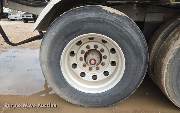 image for item EU3651 1995 Bar-Bel tank trailer