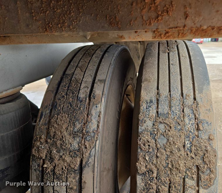 image for item EU3651 1995 Bar-Bel tank trailer