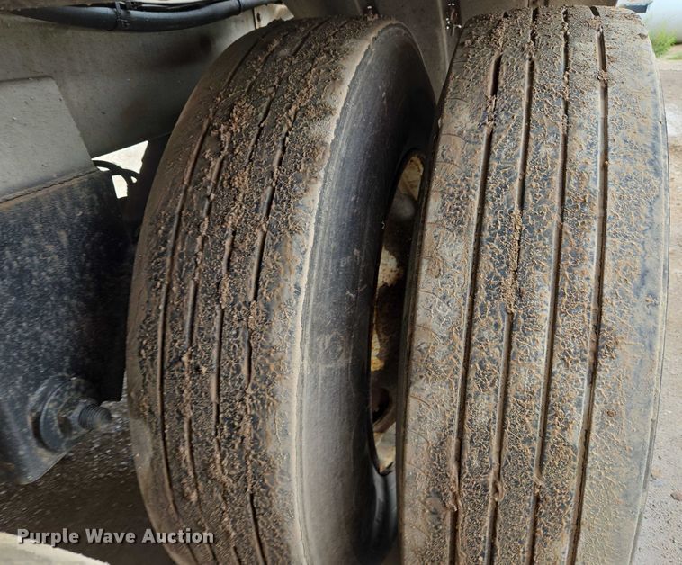 image for item EU3651 1995 Bar-Bel tank trailer