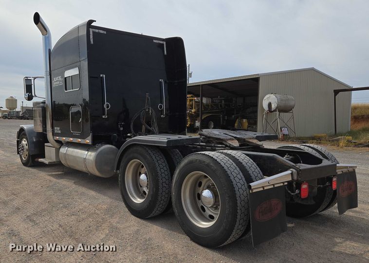 image for item EU3930 2005 Peterbilt 379 semi truck