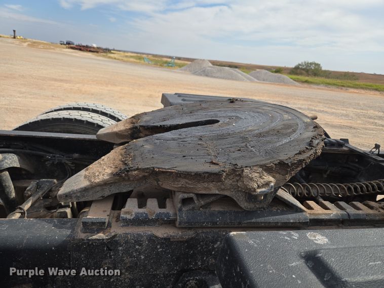 image for item EU3930 2005 Peterbilt 379 semi truck