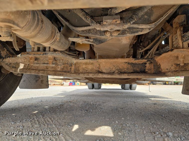 image for item EU3930 2005 Peterbilt 379 semi truck