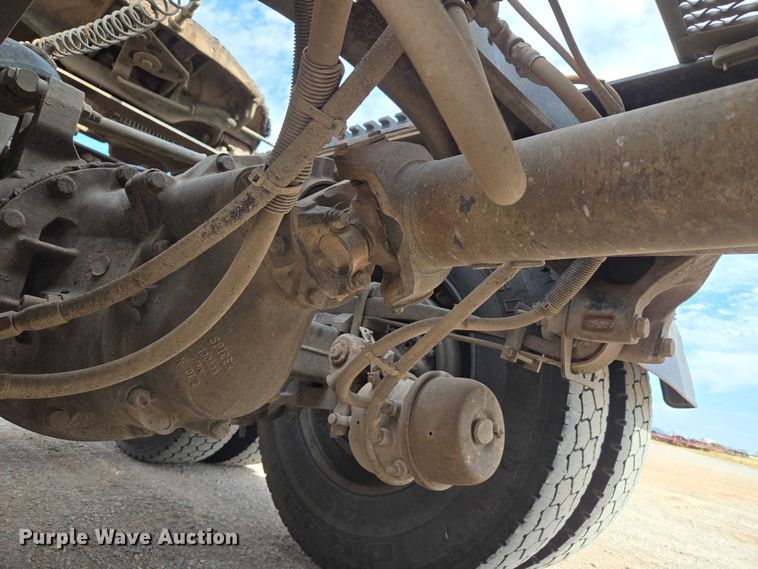 image for item EU3930 2005 Peterbilt 379 semi truck