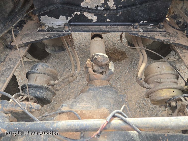 image for item EU3930 2005 Peterbilt 379 semi truck