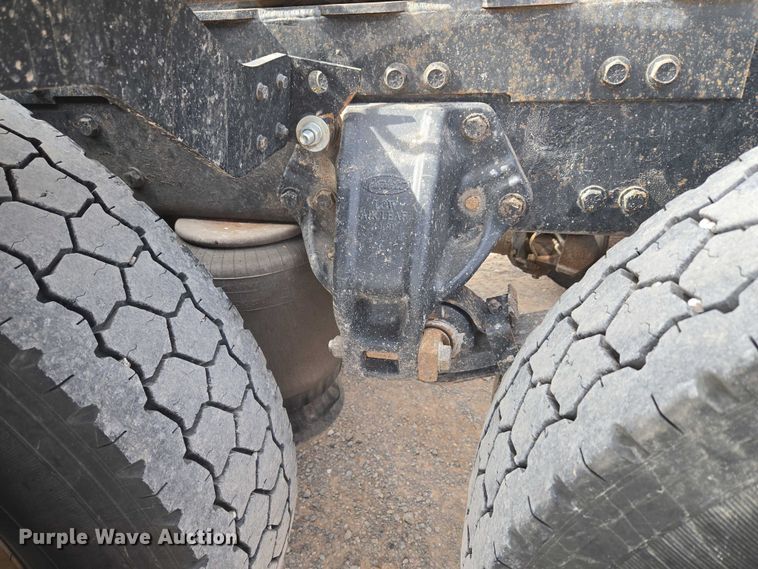 image for item EU3930 2005 Peterbilt 379 semi truck