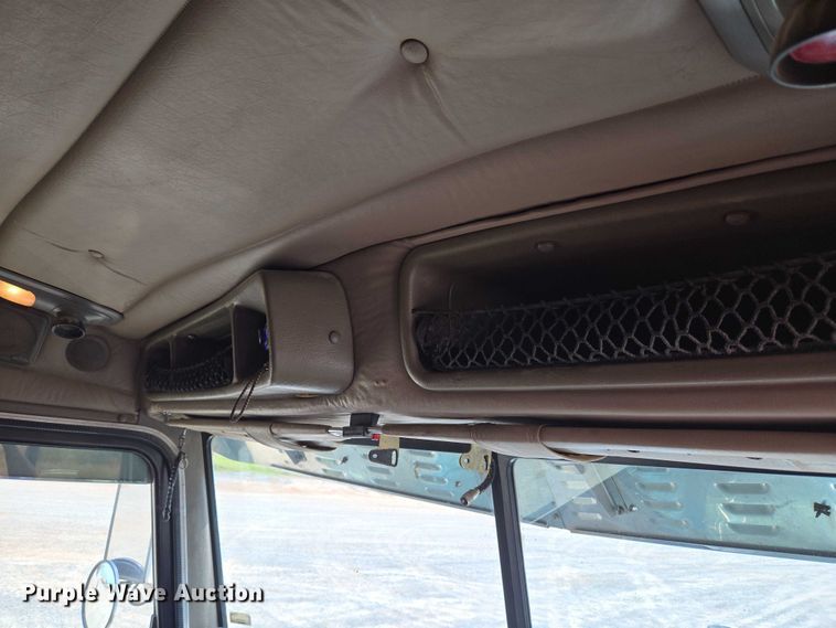 image for item EU3930 2005 Peterbilt 379 semi truck