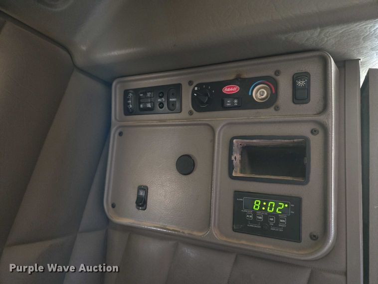 image for item EU3930 2005 Peterbilt 379 semi truck