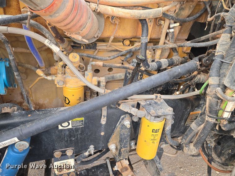 image for item EU3930 2005 Peterbilt 379 semi truck