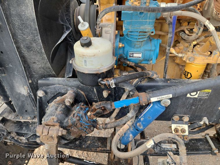 image for item EU3930 2005 Peterbilt 379 semi truck