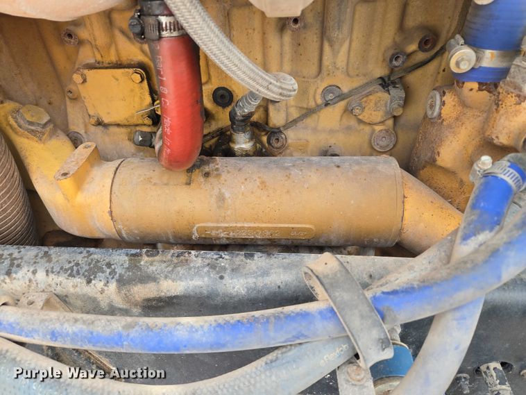 image for item EU3930 2005 Peterbilt 379 semi truck