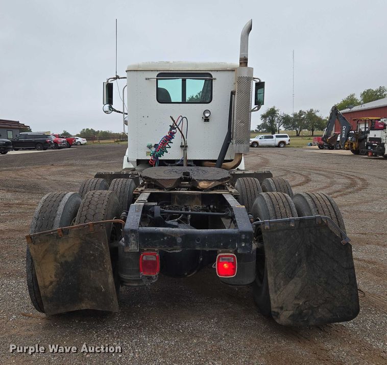 image for item EU3952 2003 International 9200i semi truck