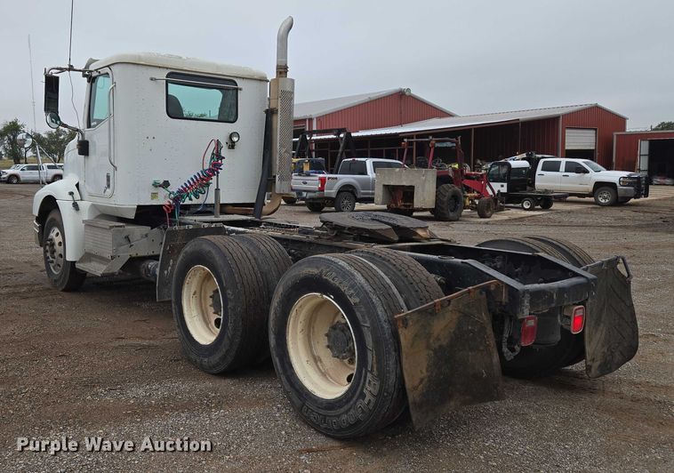 image for item EU3952 2003 International 9200i semi truck