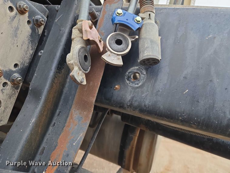 image for item EU3952 2003 International 9200i semi truck