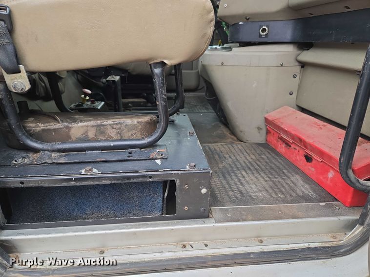 image for item EU3952 2003 International 9200i semi truck