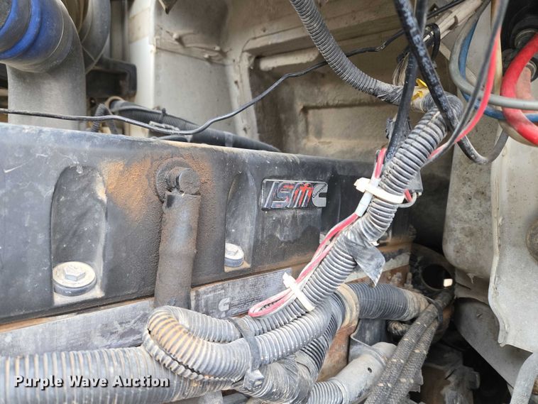 image for item EU3952 2003 International 9200i semi truck