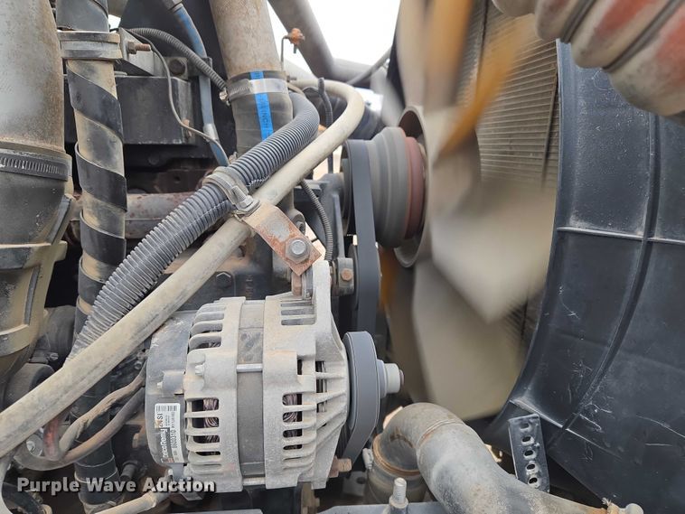 image for item EU3952 2003 International 9200i semi truck