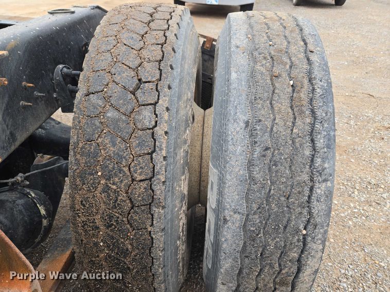 image for item EU3952 2003 International 9200i semi truck