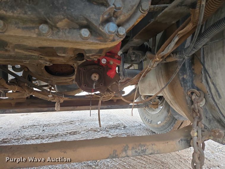 image for item EU3952 2003 International 9200i semi truck