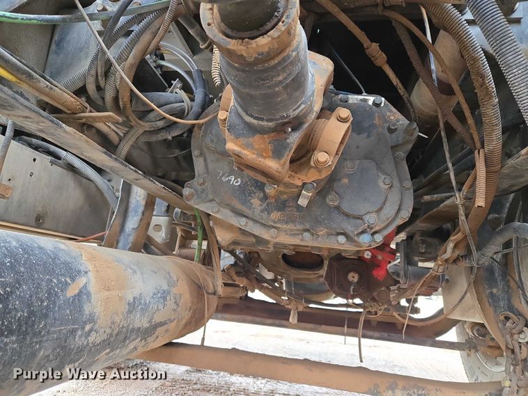 image for item EU3952 2003 International 9200i semi truck