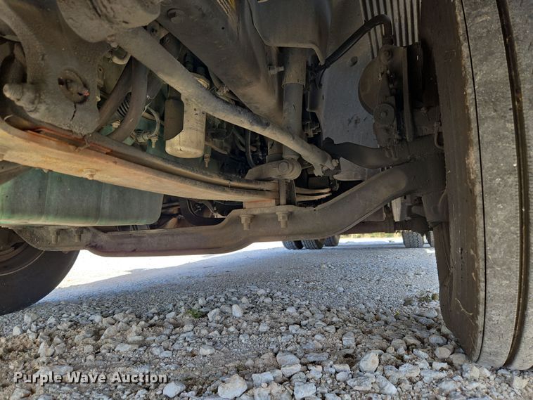 image for item EU3995 2019 Volvo Truck VNL semi truck