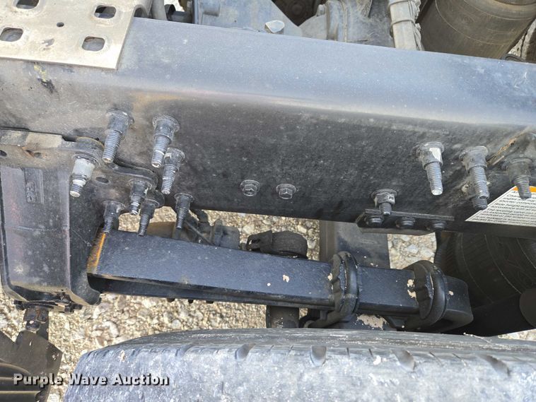 image for item EU3995 2019 Volvo Truck VNL semi truck