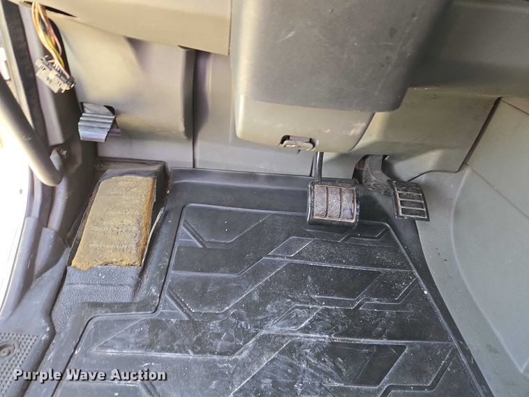 image for item EU3995 2019 Volvo Truck VNL semi truck