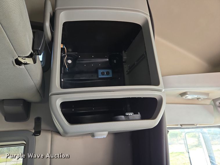 image for item EU3995 2019 Volvo Truck VNL semi truck