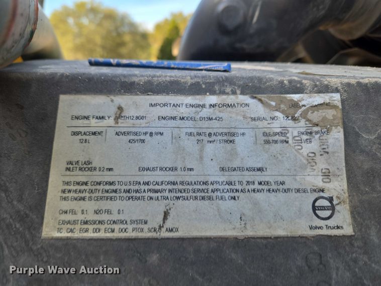 image for item EU3995 2019 Volvo Truck VNL semi truck