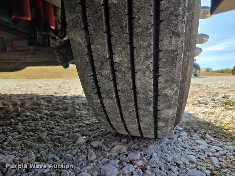 image for item EU3995 2019 Volvo Truck VNL semi truck