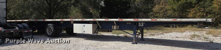 image for item EU3997 2010 Utility Trailers flatbed trailer