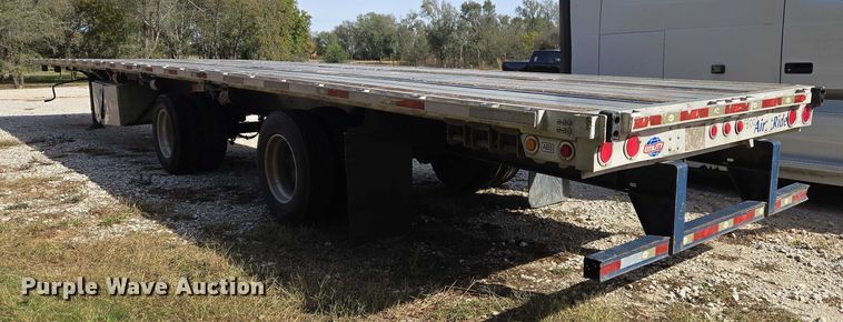 image for item EU3997 2010 Utility Trailers flatbed trailer